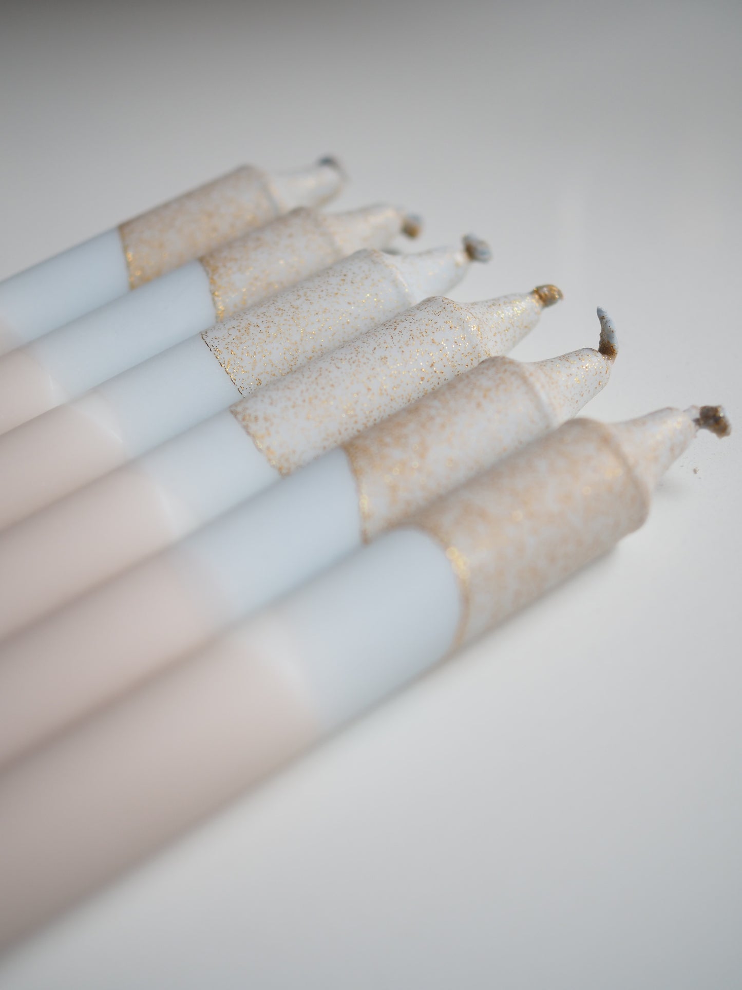 Lys - beige og blå med gullglitter 1.stk