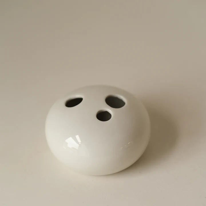 Utaka Bud Vase - Little Oblate